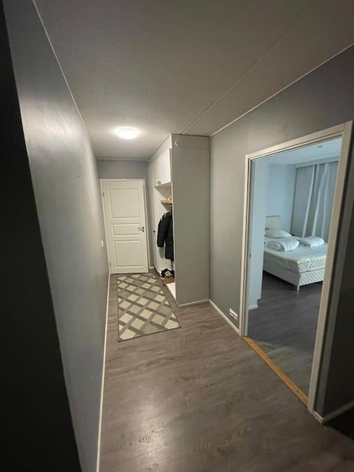 Tilava Kaksio, Saunalla Ja Saehkoeauton Latauksella. Tampere Buitenkant foto