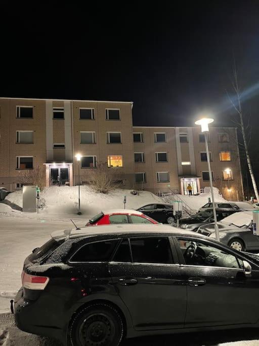 Tilava Kaksio, Saunalla Ja Saehkoeauton Latauksella. Tampere Buitenkant foto